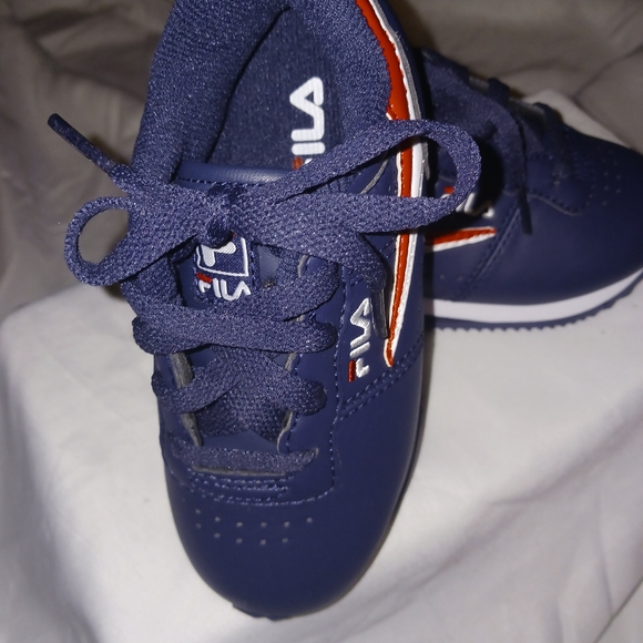 NWOT - Fila toddler unisex side 10 navy blue with red & white details - Picture 10 of 13